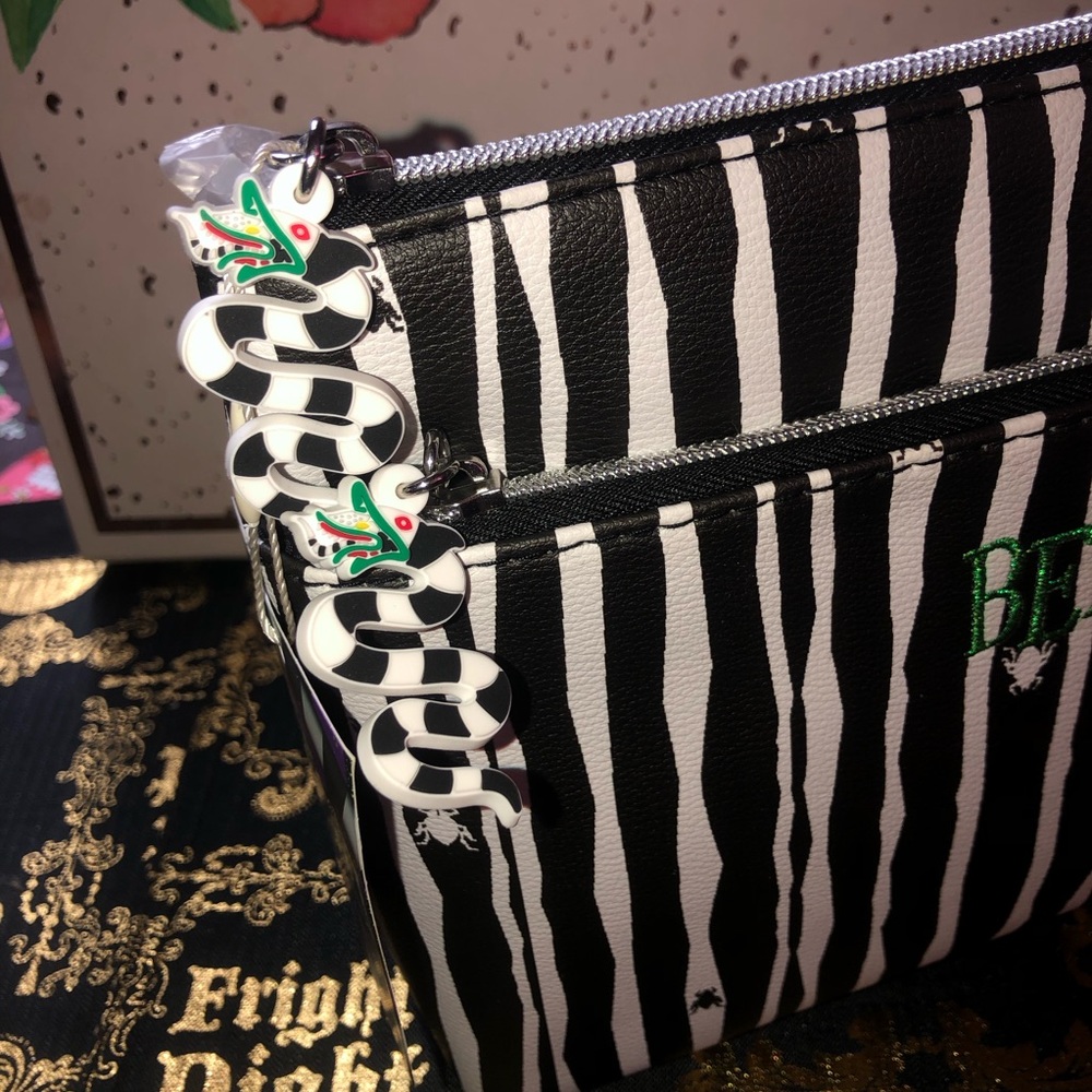Beetlejuice makeup cosmetic bag. - Picture 5 of 8